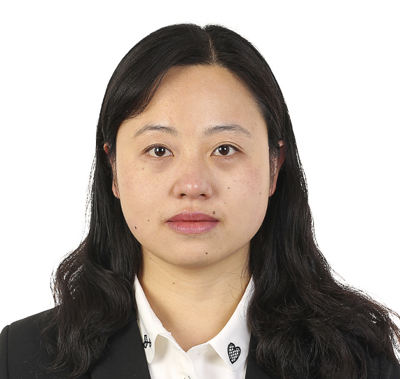 headshot of Fiona Chen